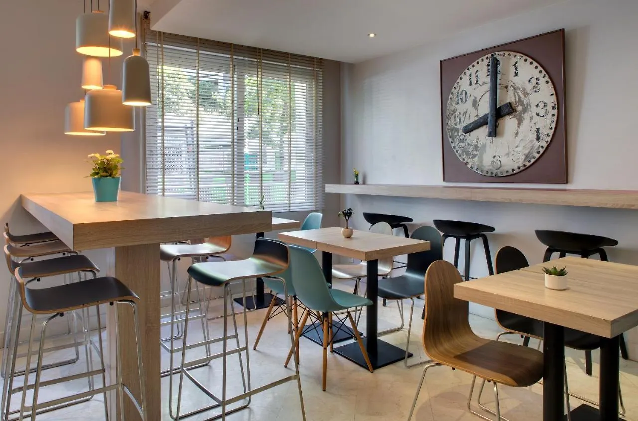 Chouette Hotel Paris 3*,